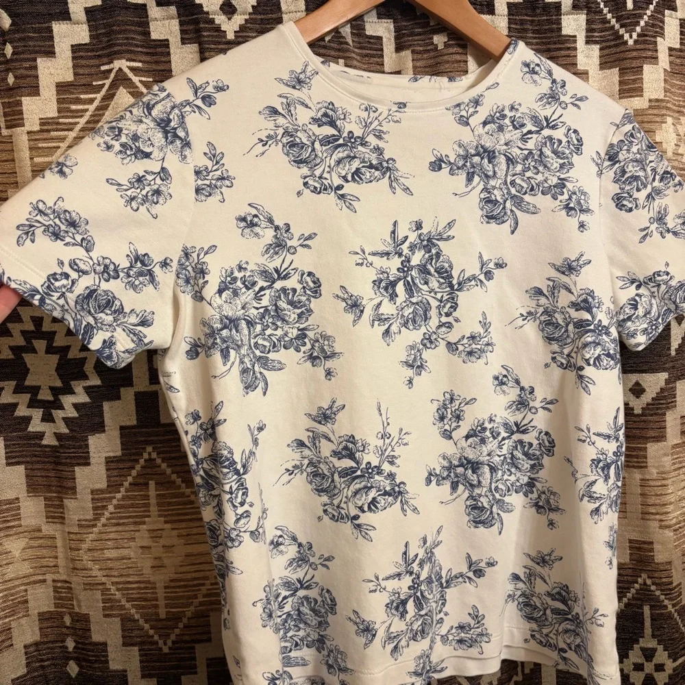 White Stag Women’s Blue & White Cotton Floral Short Sleeve Shirt, Size Medium - Picture 3 of 9